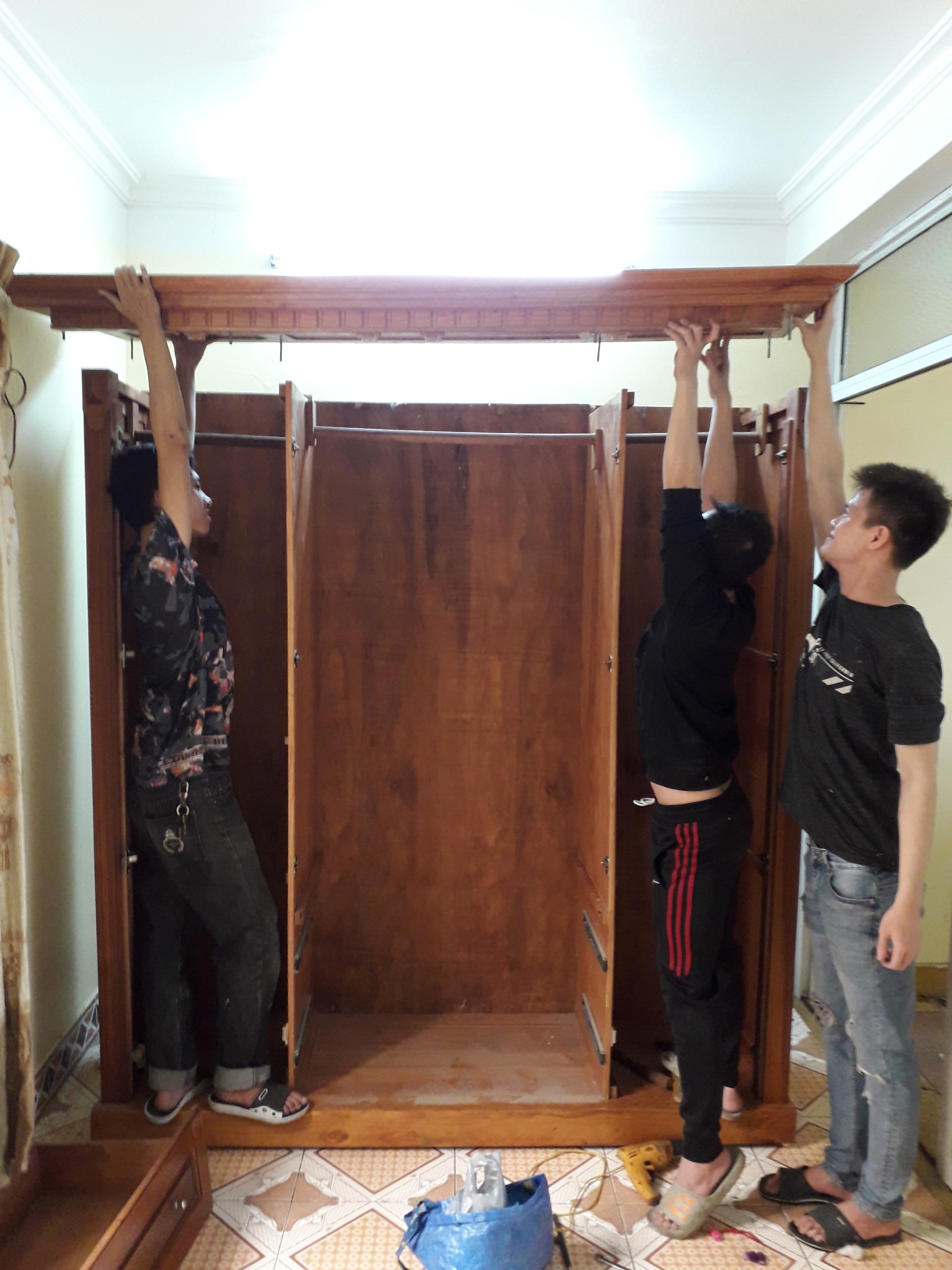 Tháo rỡ nắp đặt nội thất nhà 59 đường Bảo Phúc